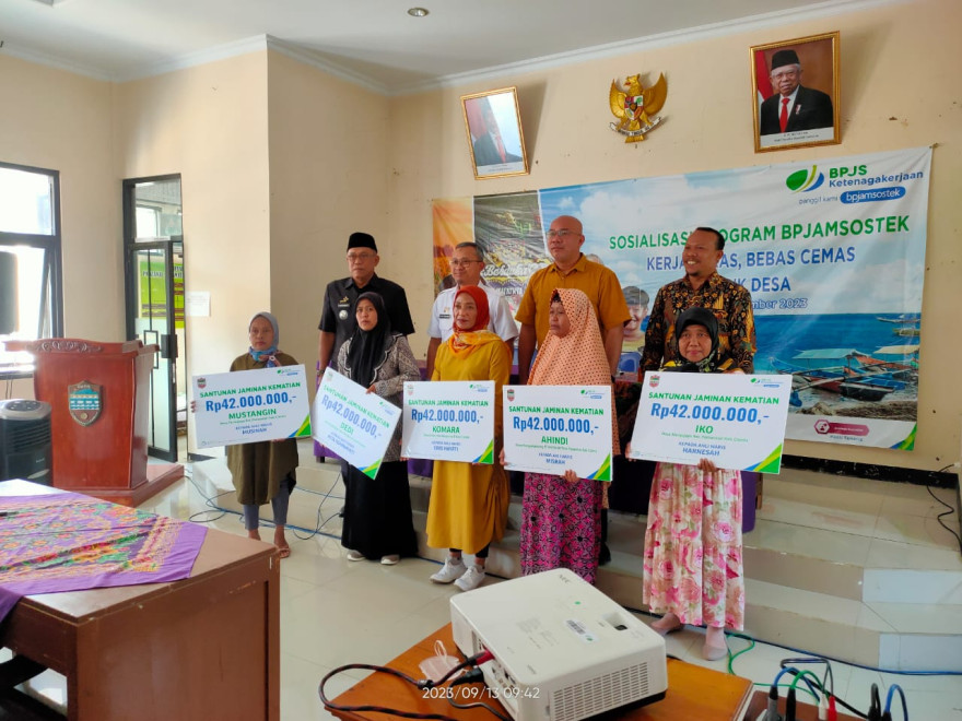 Ahli Waris Ketua RT Di Desa Sukajaya Dapat Tunjangan Kematian Dari BPJS Ketenaga Kerjaan